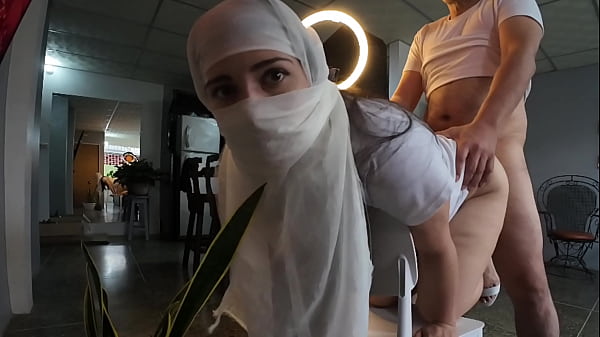 Ngentot Keras Sama Cewek Hijab, Mancing Keluar Di Lubang Belakang