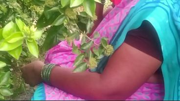 Bhabhi India Desa, Ngentot Liar Di Kebun.