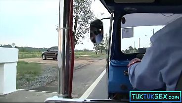 Ibu-ibu Thailand Di Jalan Digetok, Langsung Dibawa Muter-muter.