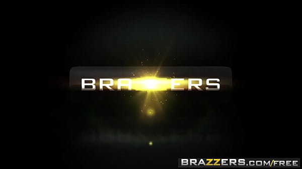 Brazzers – Pantat Gede Doi Ngehe, Kiki Minaj Minta Digebukin Sampai Merem Melek
