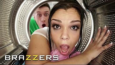 Tonton Video Ini, Cewek-cewek Macet Di Jalanan Langsung Digebukin Sama Bintang-bintang Panas Brazzers!