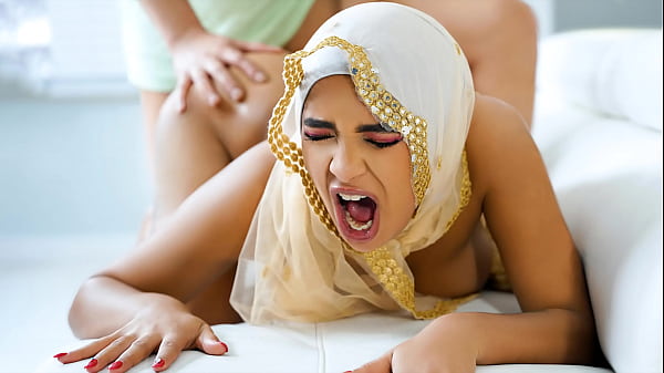Bujuk Pacar Hijabku Yang Dilarang Ml Karena Budaya, Akhirnya Ngewe Di Kamar Mandi Masjid