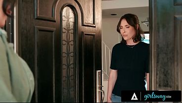 Cewek Montok Sarah Arab Kembali Ngumpet Bareng Mantan Komandan Ngentotnya Casey Calvert