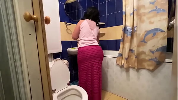 Mama Siapin Lubang Belakangnya Biar Bisa Dimasukin Kontol Gede.