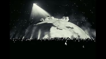 Ye Live Di Sofi: Bagian 1 / 2 – Malam Panas Di Stadion, Penuh Desah Dan Goyang
