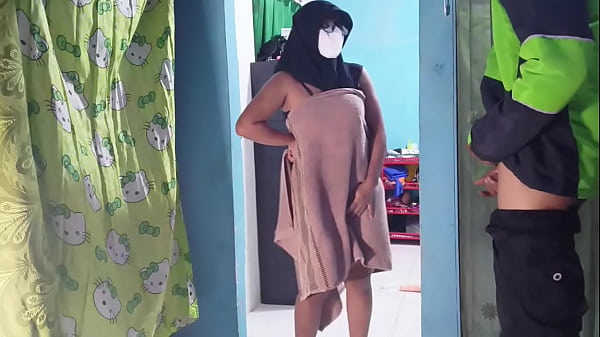 Kepergok Tukang Ojol Pas Lagi Sibuk Mainin Diri Sendiri