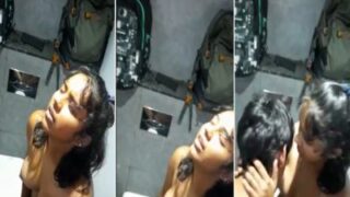 18 Tahun, Anak Kuliahan, Ngejilat Memek Ceweknya Di Toilet Umum