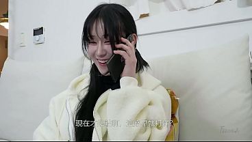 Korea – Cewek Sendiri Di Rumah, Jebak Tukang Servis Di Antara Pahanya Yang Basah.