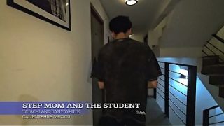 Ibu Tiri Lagi Ngajar Murid Panas, Makin Greget Makin Liar.