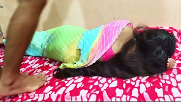 Cewek India Digebuk Di Kamar Tidur, Sampe Meringis Kesakitan
