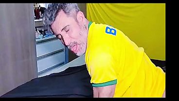 Orang Arab Datang Ke Brasil Dan Memekikan Lubang Belakang Si Bapak Brasil (cuplikan)