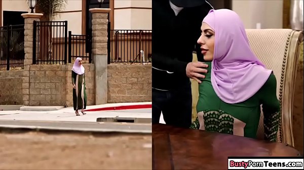 Gadis Arab Ngehisap Kontol Dan Digenjot