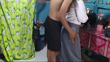 Ngentot Adik Ipar Sambil Nungguin Sarapan Pagi, Biar Makin Semangat Sekolah.