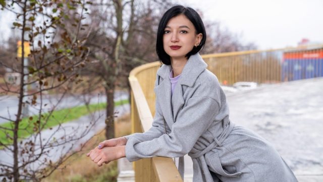 Agent Publik – Gadis Rusia Kecil Yang Pendiam Tapi Nakal