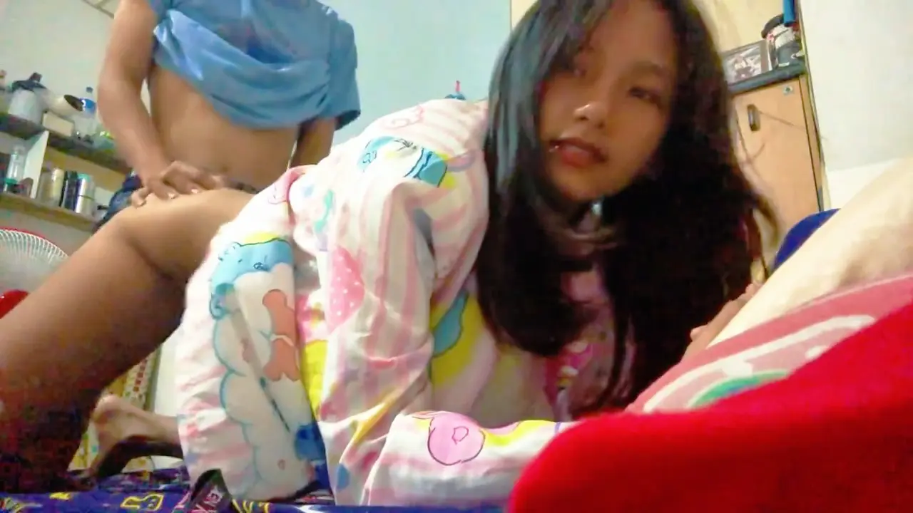 Pacar Montok, Minta Dikocok Dalem Biar Hangat Katanya.