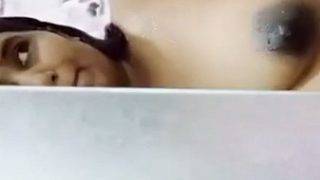 Swathi Naidu Mandi Selfie Sambil Perut Buncit, Bikin Makin Greget