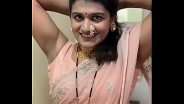 Wanita India Seksi Pamer Ketiak Basah Bikin Geli