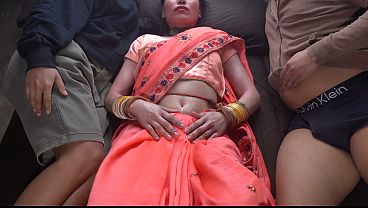 Ibu Tiri India Sendirian Sama Anak Tiri, Adegan Panas Bikin Malu, Gaya Desi Xxx.