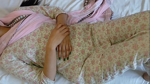 Neneknya Diangkat Kakinya, Kontolnya Dimasukin Ke Memek Sampai Muncrat.