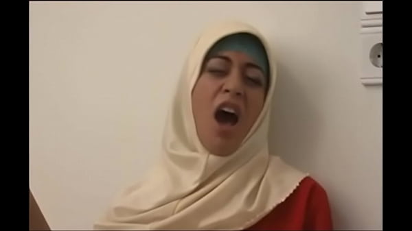 1101689 Cewek Arab Berhijab, Siap Digoyang Di Atas Ranjang