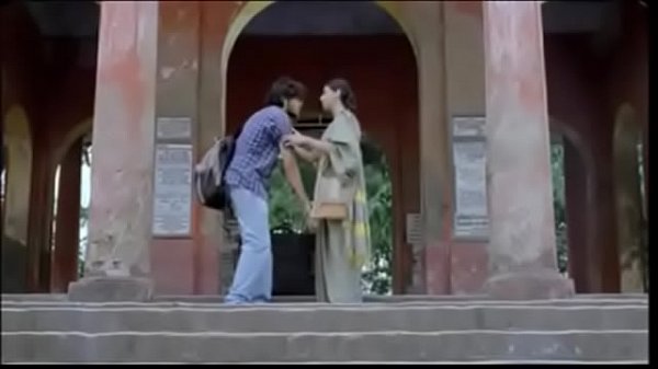 Mau Liat Desi Yang Bikin Lo Meleleh?