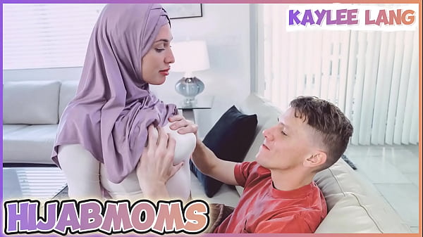 Kaylee Lang, Ibu Rumah Tangga Arab Yang Haus Dan Siap Digoda