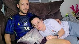 Irmã De Criação Gemendo Gostoso Enquanto O Irmão Enche Ela De Tesão Durante O Jogo Do Brasil