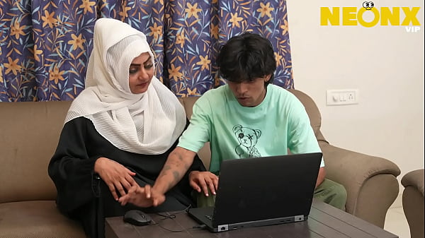 Hijab Cewek Kepergok Bokep Sama Abang Tiri Lagi Colmek