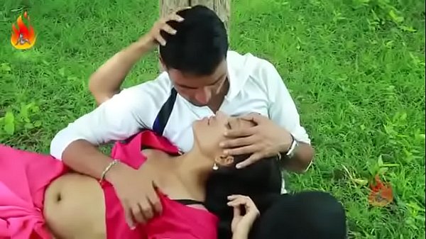 Desi Bhabhi Ngentot Sama Bocah Di Taman