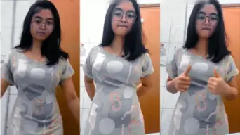 Yola Pake Daster Abu-abu, Nggak Pake Bra, Keliatan Banget Mulusnya.